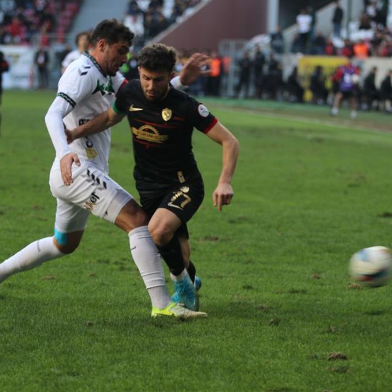 Sakaryaspor 90+6’da 1 puanı aldı!