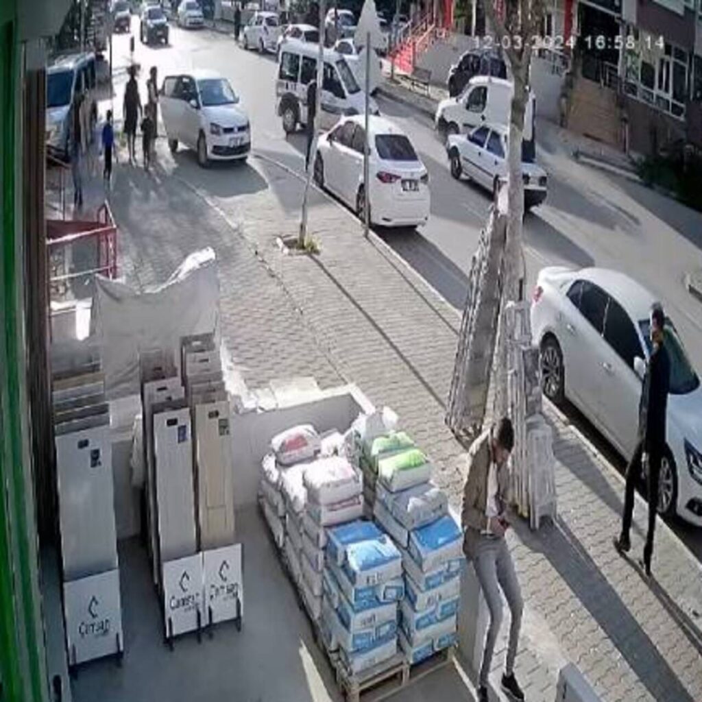 Sürekli kazaların yaşandığı kavşağa "kasis" isteği