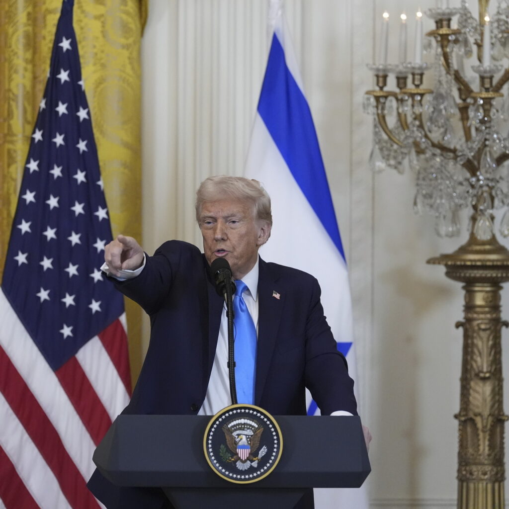 Trump: İsrail Gazze’yi ABD’ye teslim edecek