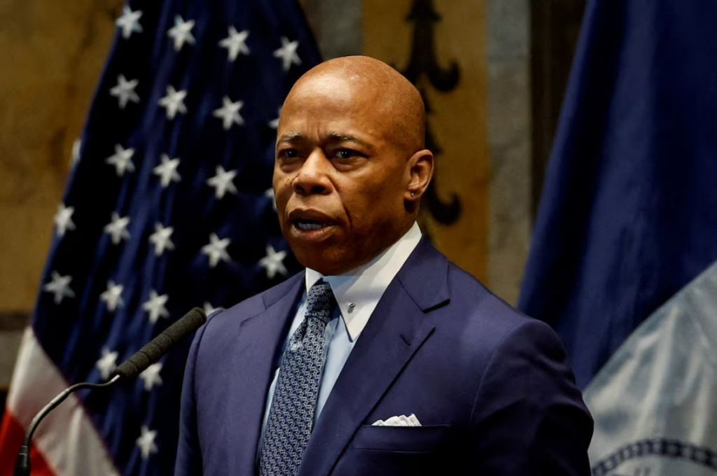 Türkiye’den rüşvet aldığı iddiasıyla yargılanan New York Başkanı’nın davasına, ‘Trump eli’ değdi