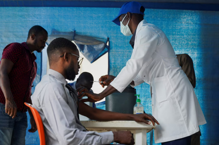 Ülkeyi etkisine alan ölümcül hastalığa karşı aşılama süreci başladı