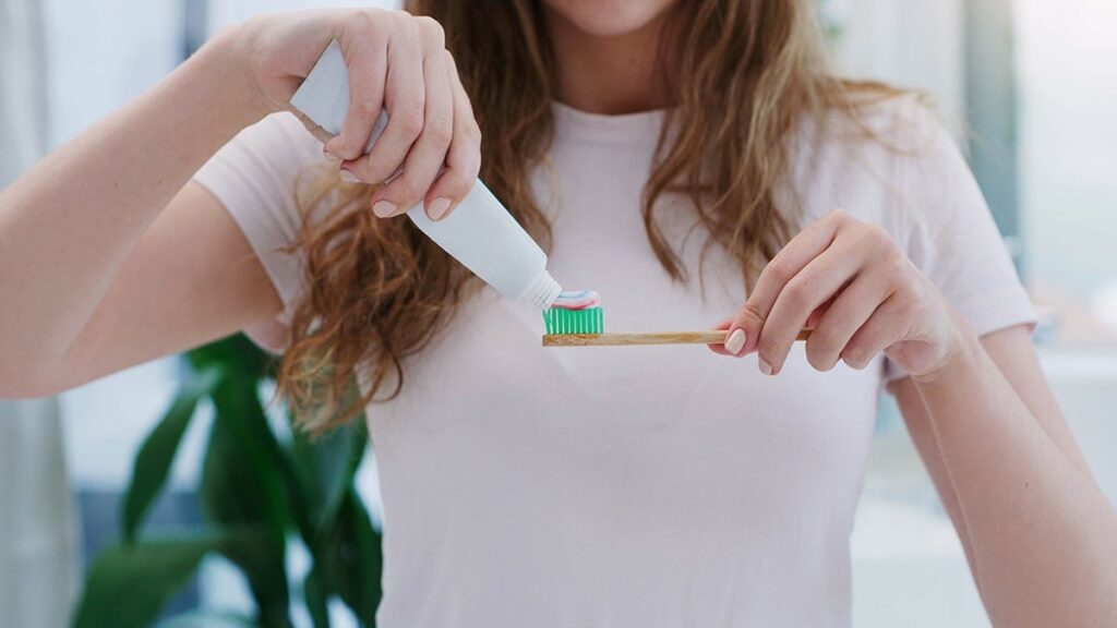 Uyumadan önce dişlerini fırçalamayan yandı! Bakın neye sebep oluyor