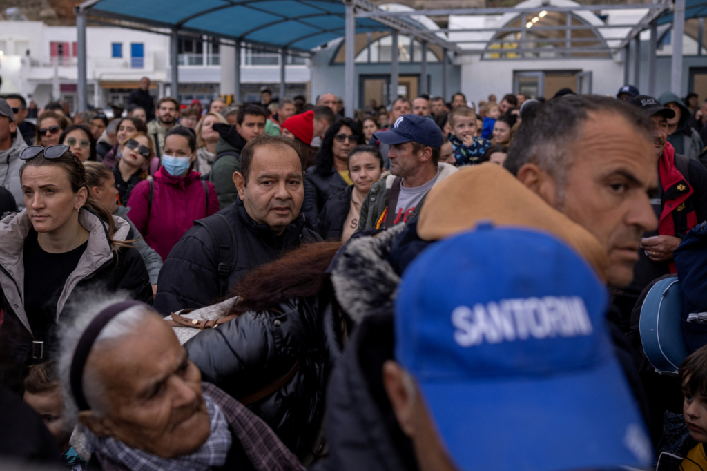 Yunan adalarında olağanüstü hal ilan edildi, Yerinaltından gelen gürültü insanları uyutmuyor