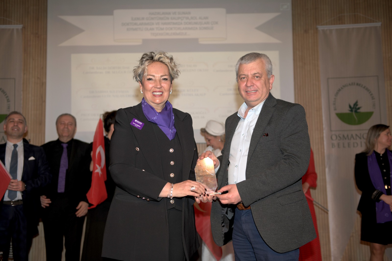 Kahraman hekimlerin hayatını meslektaşları teatral oyunla anlattı