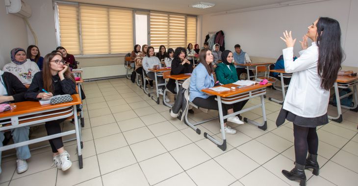 Bursa Büyükşehir, üniversite adaylarının yanında