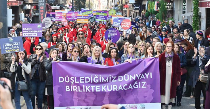 Kadınlar, düşledikleri dünyayı birlikte kurmak için yürüdü