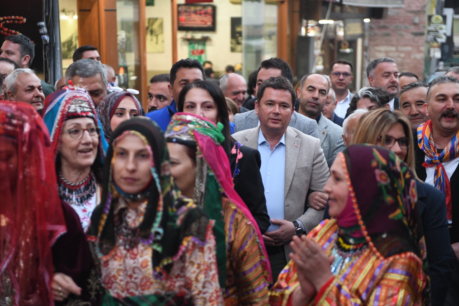 Kına gecesi geleneği Osmangazi’de yaşatıldı