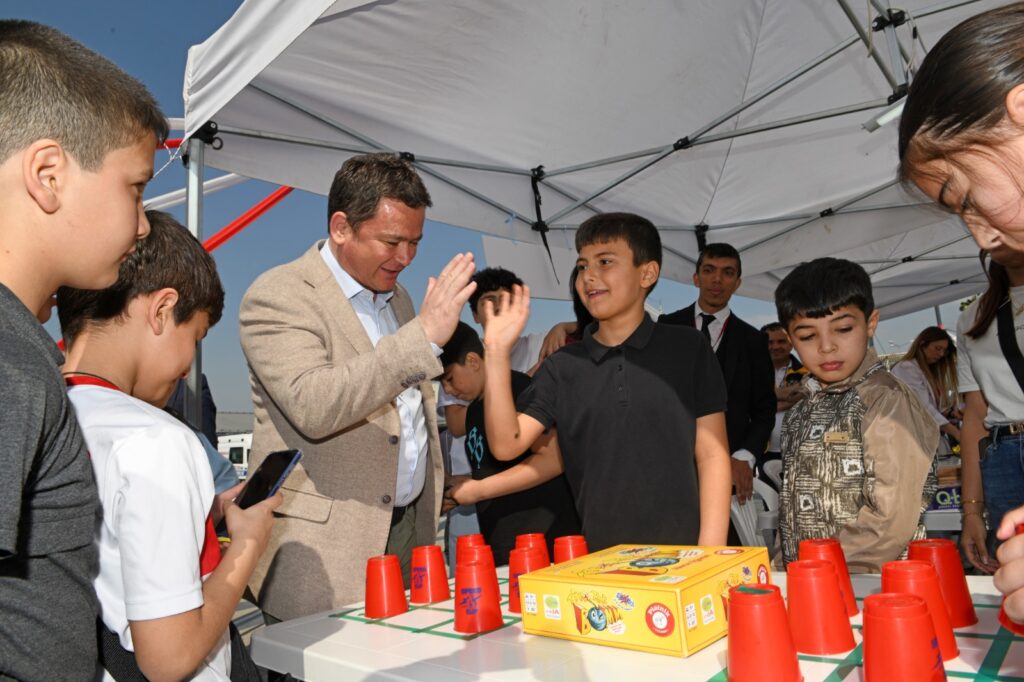 Çocuklar 23 Nisan coşkusunu Osmangazi’de yaşıyor