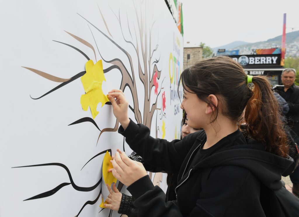 Osmangazi Belediyesi otizme dikkat çekti