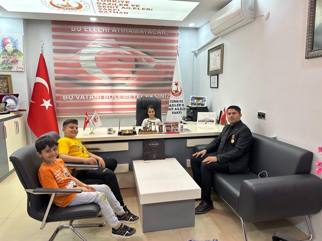 23 Nisan’da Şehit Çocuklarına Anlamlı Devir Teslim Töreni