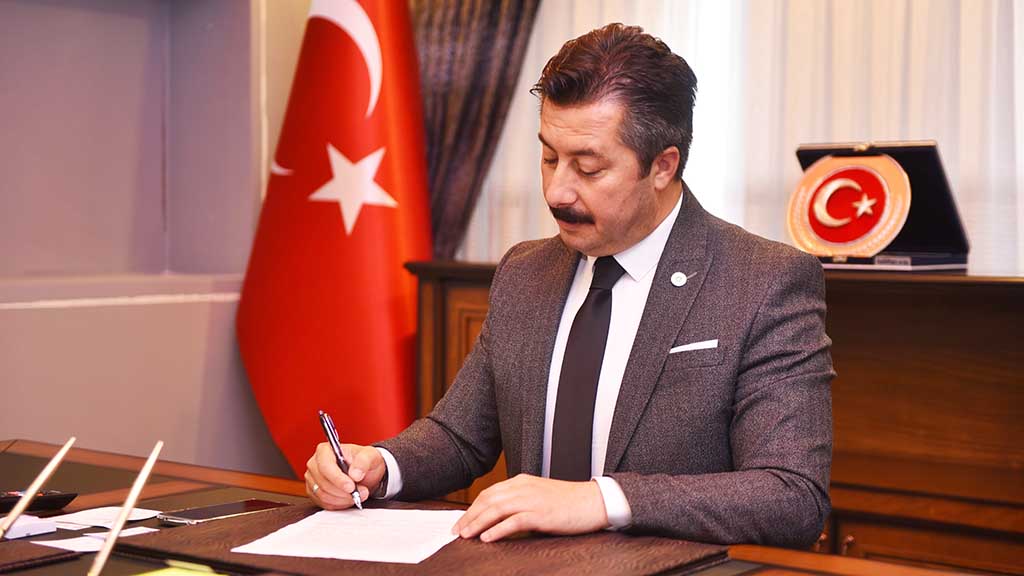 BAŞKAN ÖZEL’DEN 23 NİSAN MESAJI