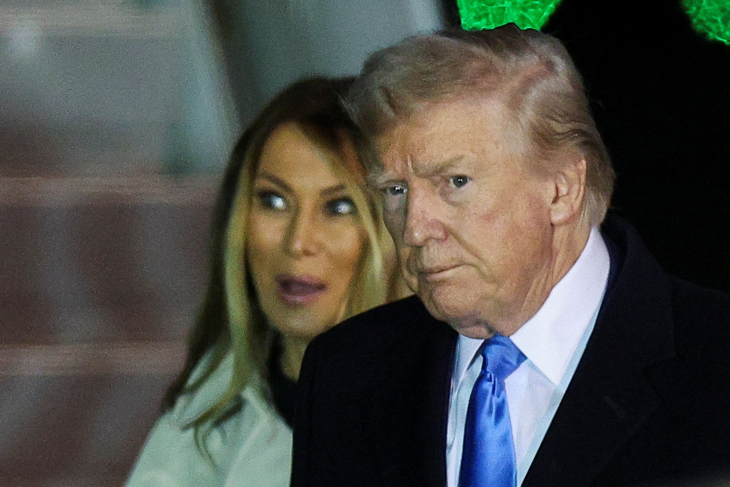 Trump tavrını değiştiriyor: Putin’e sert uyarı