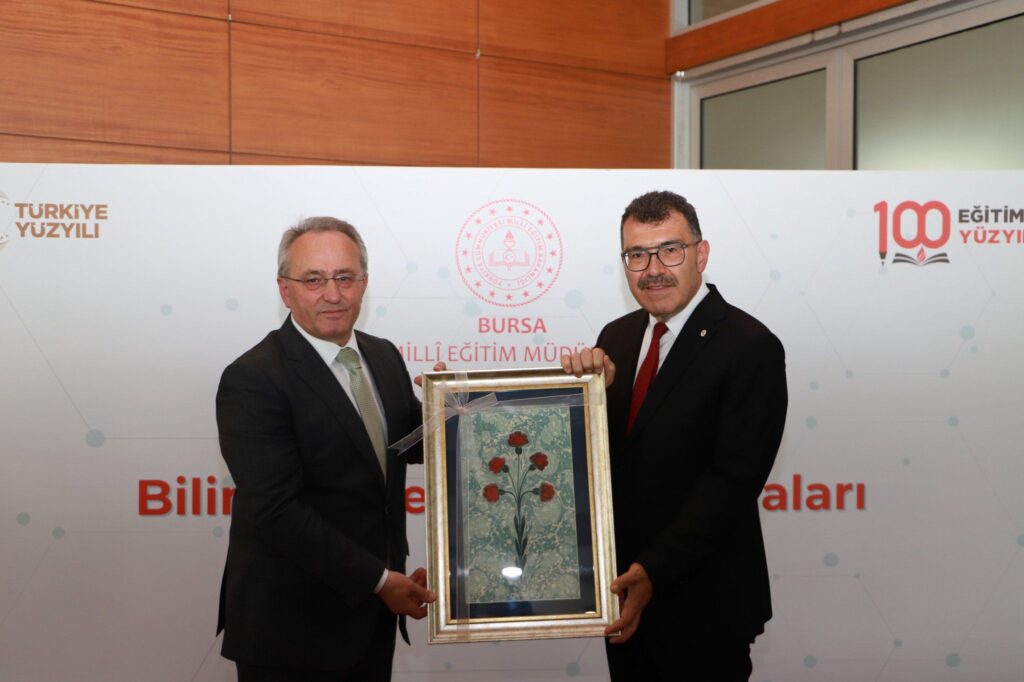 Bursa’da “Köklerden Geleceğe” Bilim ve Gençlik Buluşması Gerçekleştirildi