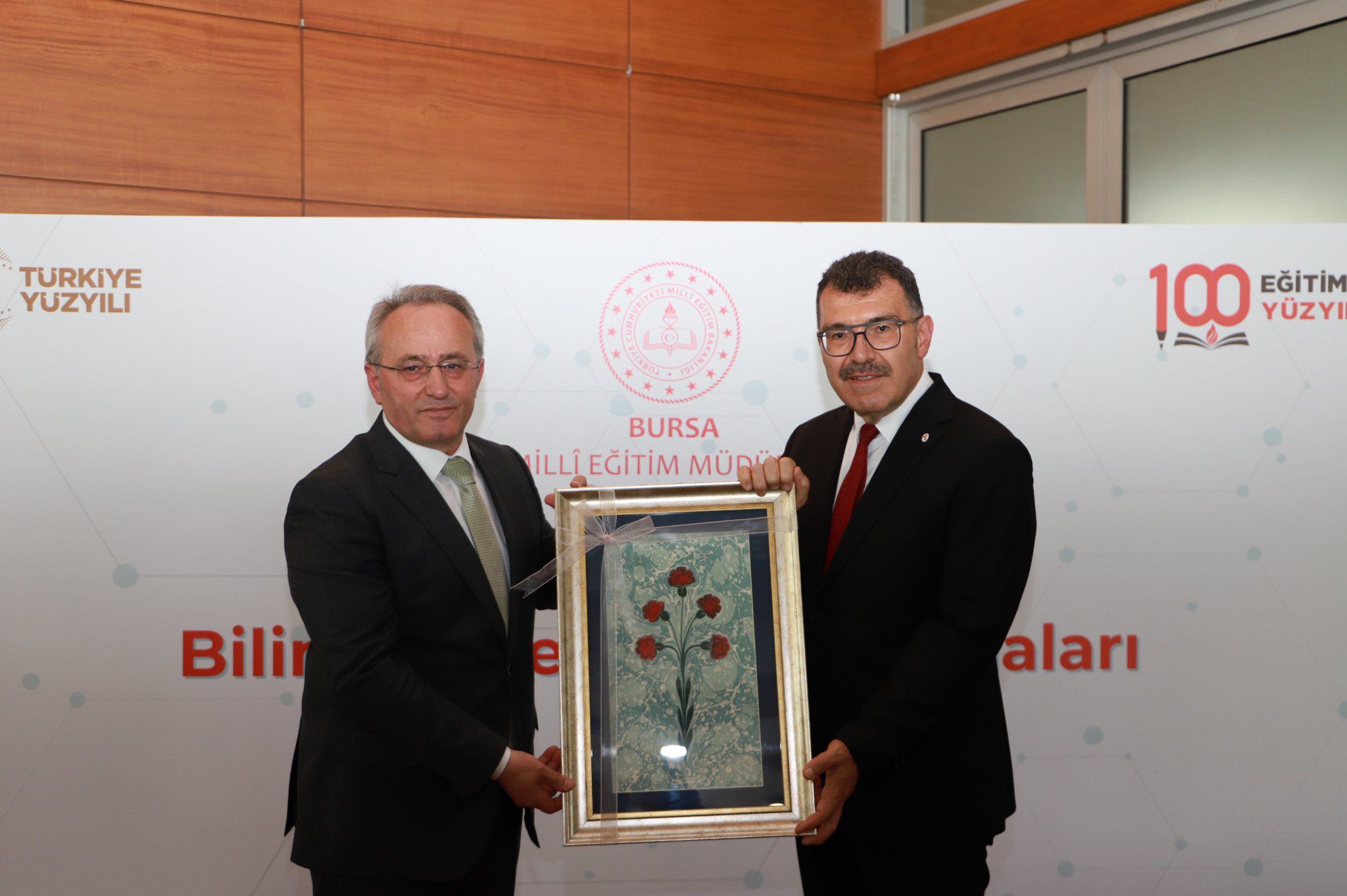 Bursa’da “Köklerden Geleceğe” Bilim ve Gençlik Buluşması Gerçekleştirildi