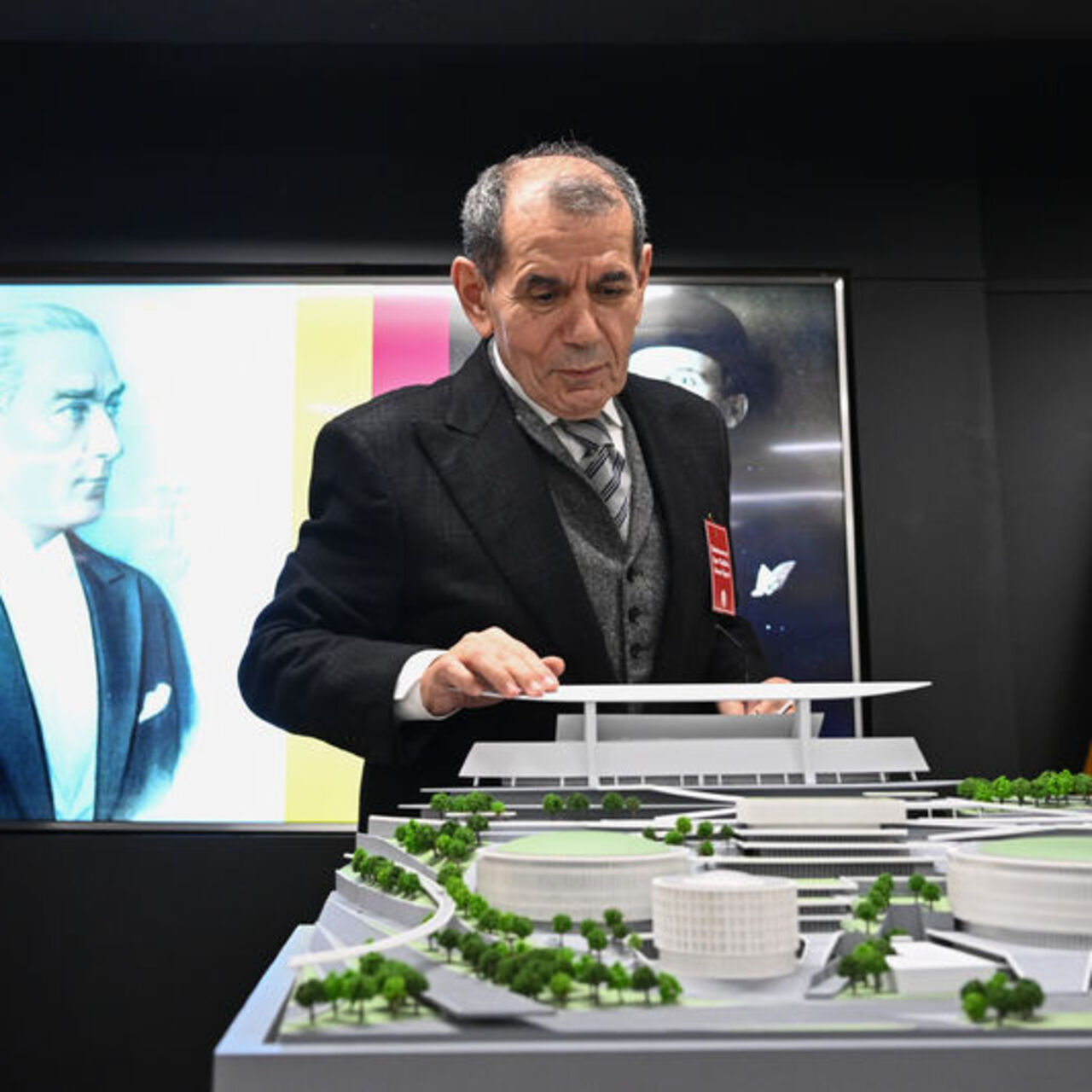 Dursun Özbek’e ‘devam et’ baskısı!