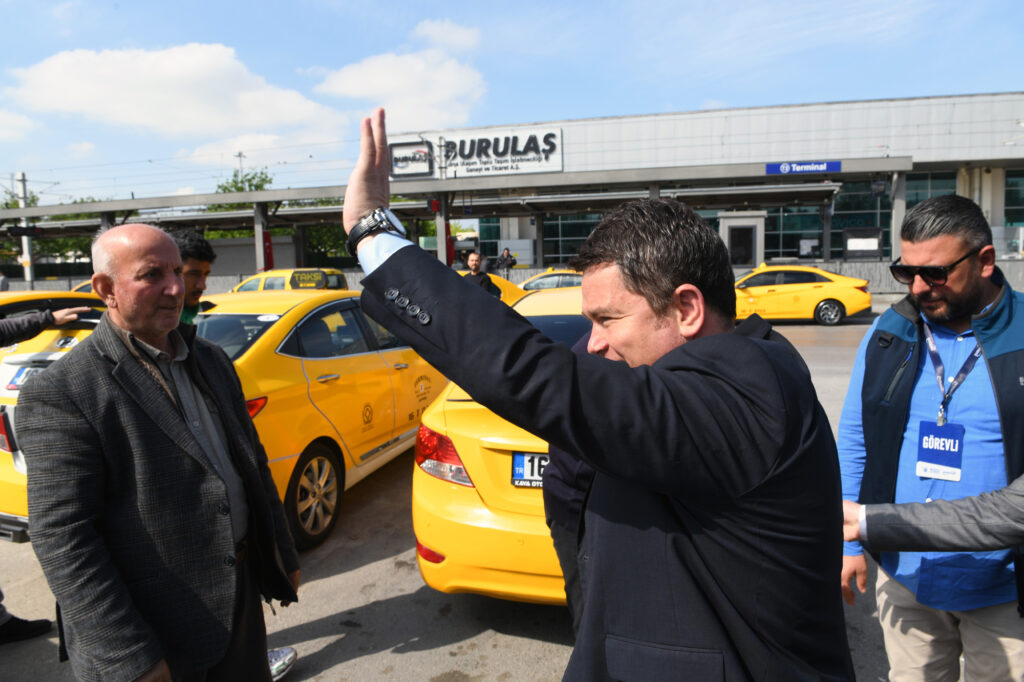 Başkan Aydın taksici esnafı ile kahvaltı yaptı