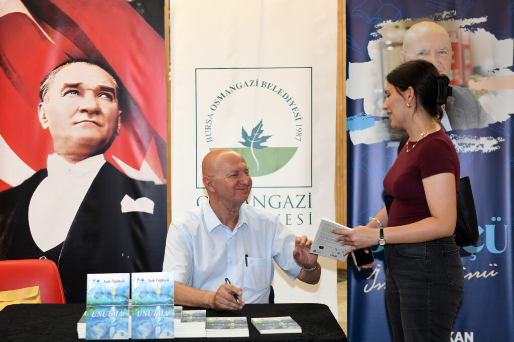 ‘Tersine Dünya’ Osmangazili sanatseverler için sahnelendi