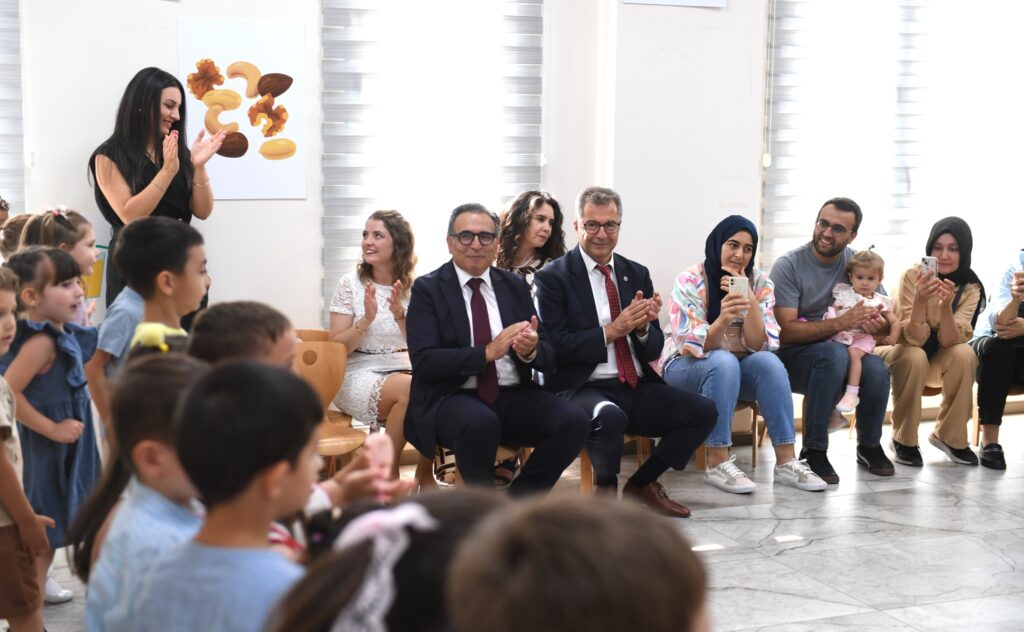 Minik öğrencilerin Osmangazi’de karne heyecanı