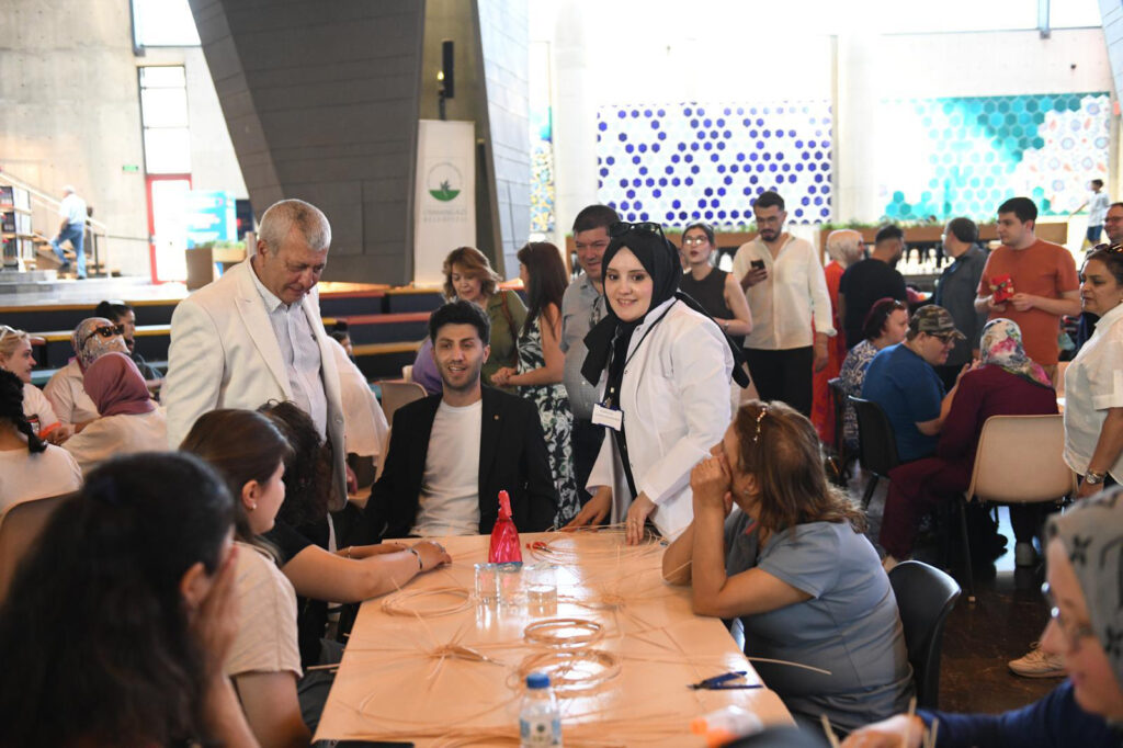 Engelli ve engelsiz bireyler birlikte üretmenin mutluluğunu yaşadı