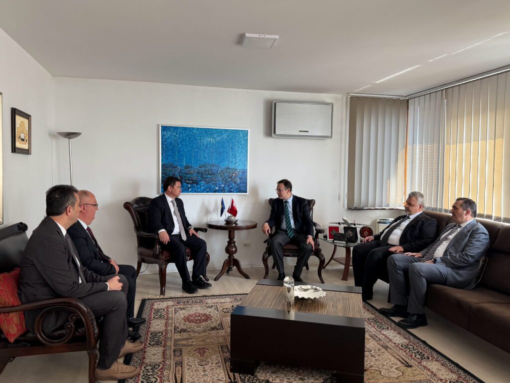 Başkan Aydın’dan Kosova’da ziyaretler
