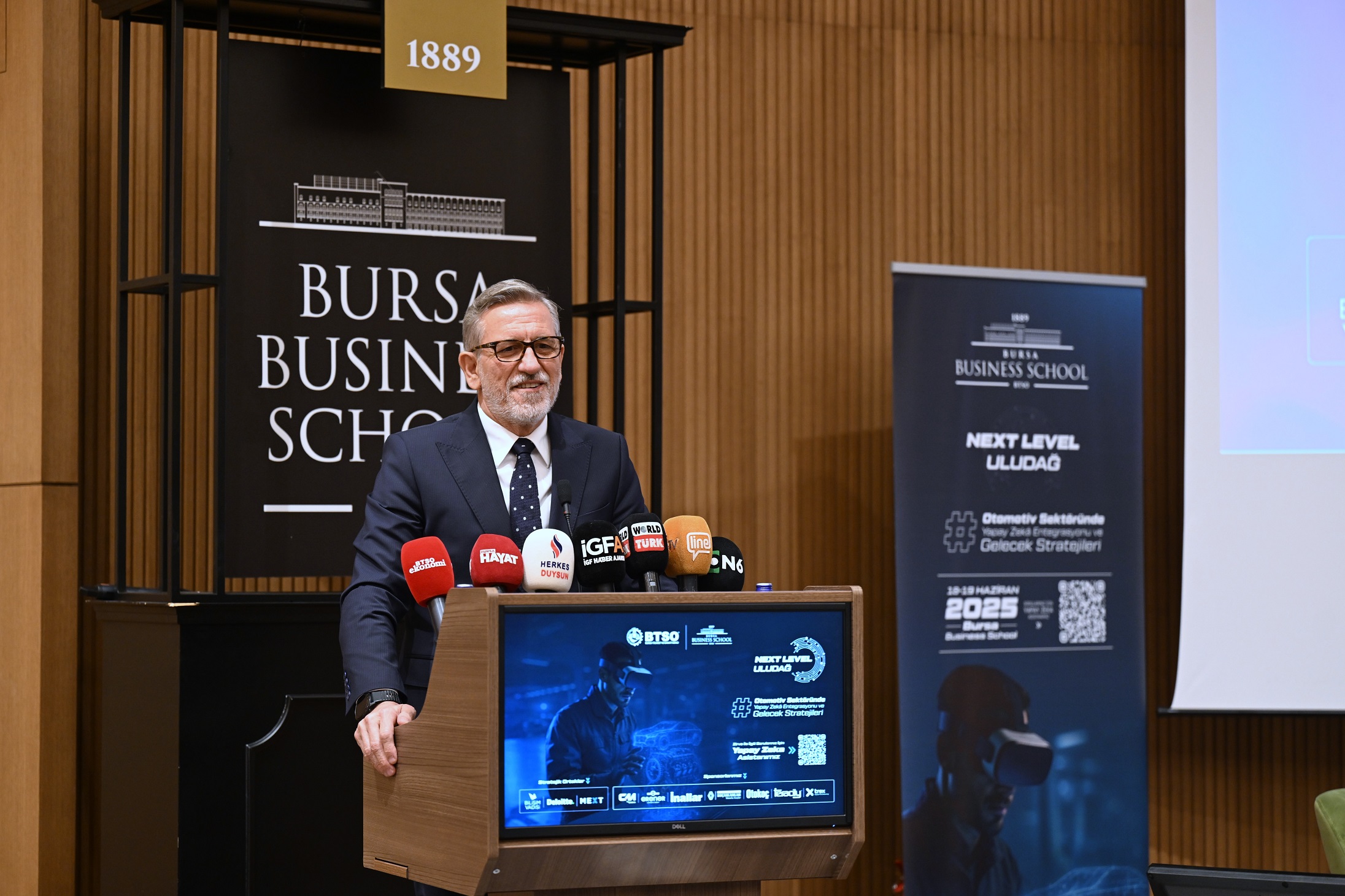 Next Level Uludağ Zirvesi Bursa Business School’da Başladı