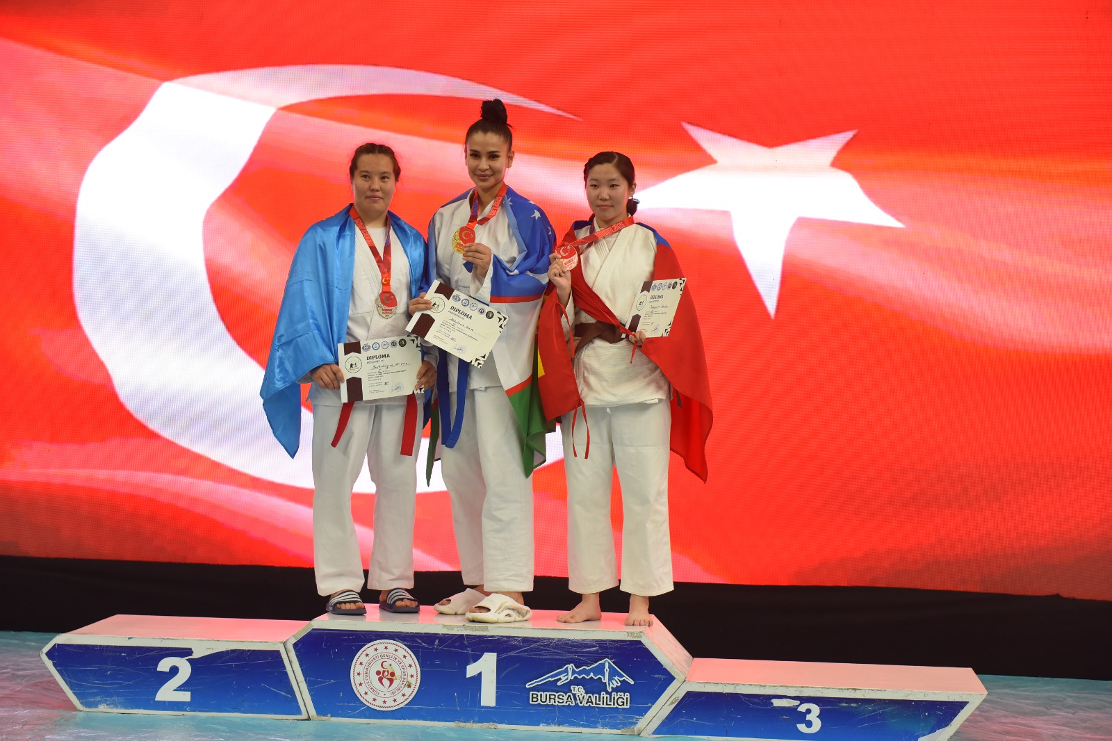 27 Ülkeden 300 Sporcu Yıldırım’da Buluştu