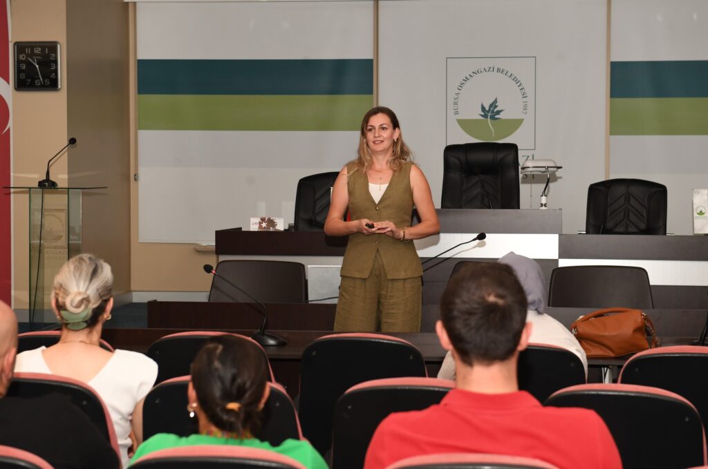 Belediye personeline hayat kurtarmaya yönelik seminer