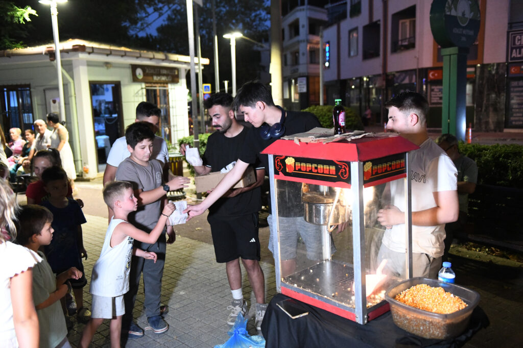 Osmangazi Belediyesi’nin Sinema Gecelerine Yoğun İlgi