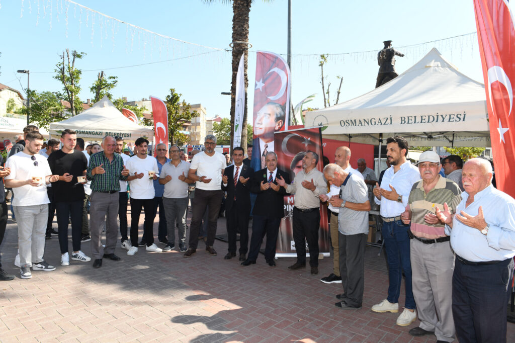 Osmangazi’de aşure kazanları kardeşlik için kaynadı