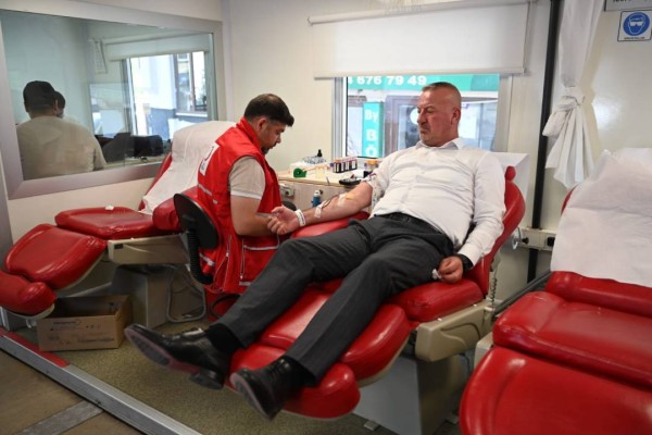 Başkan Karabatı’dan kan bağışı kampanyasına destek