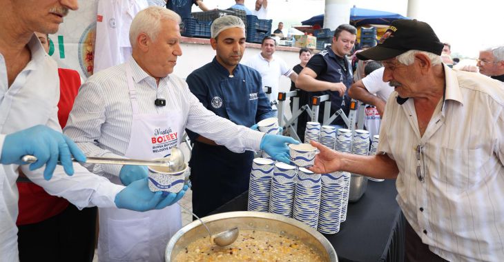 Gürsu’da aşure kazanları birlik için kaynadı