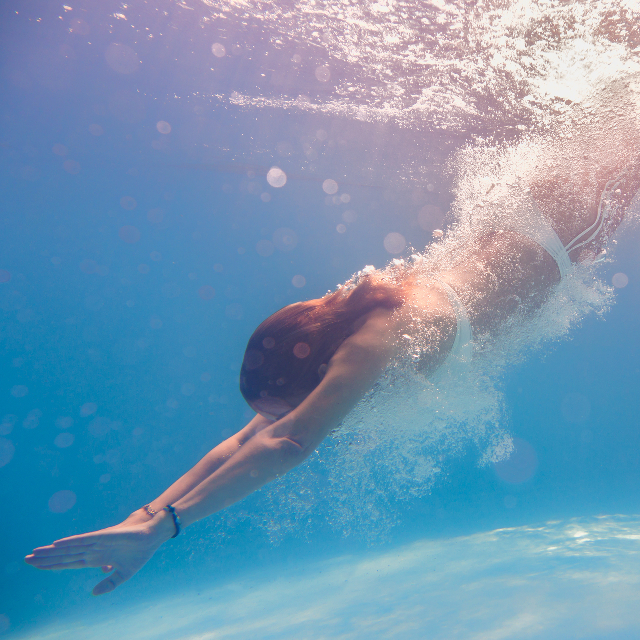 Havuzdaki klor gözü tehdit ediyor