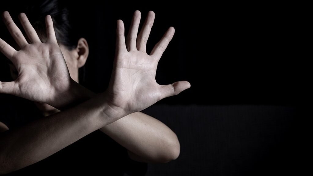 Komşuda iğrenç olay! 92 yaşındaki annesine tecavüz eden adam tutuklandı