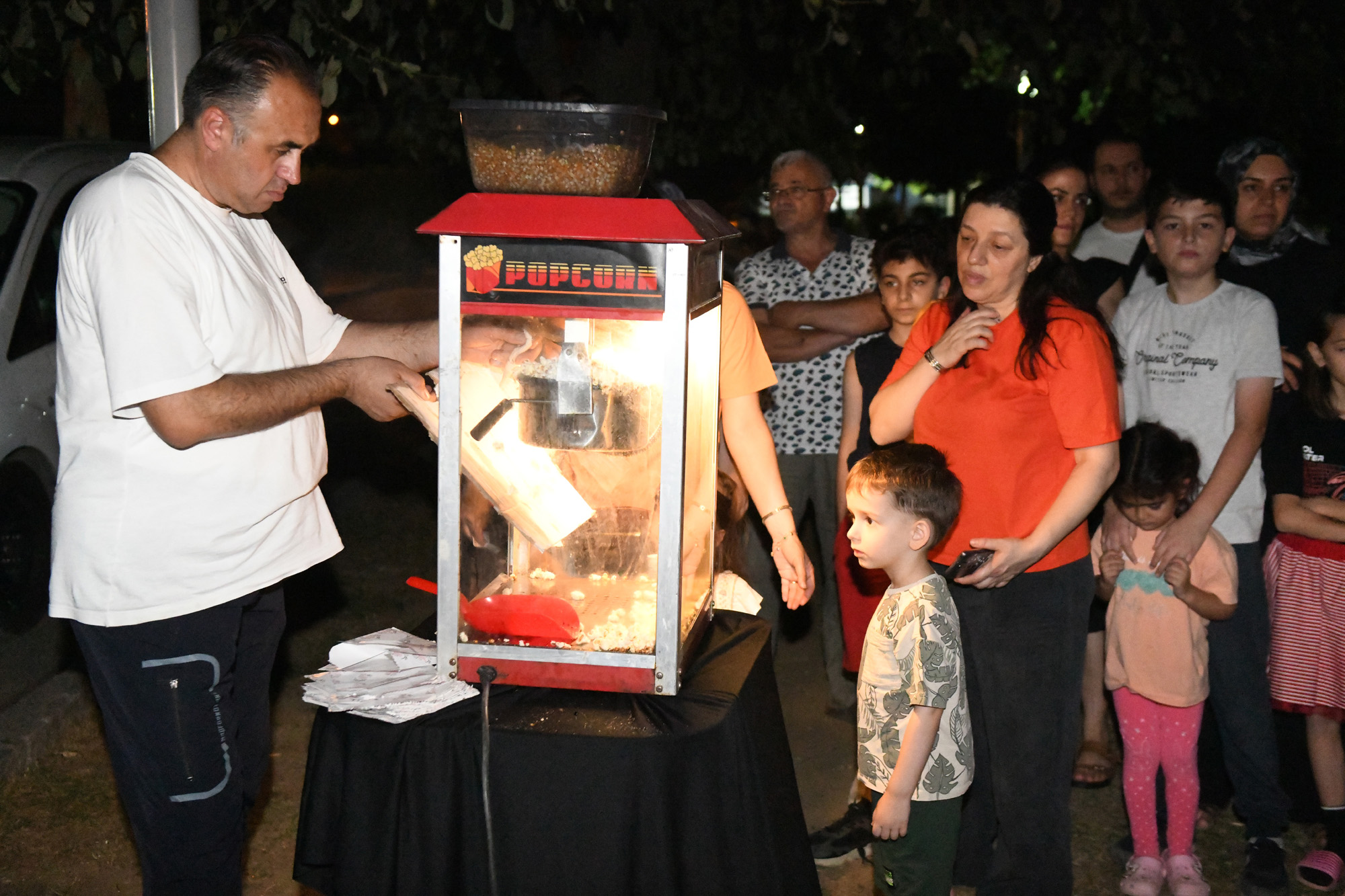 Osmangazi’de çocuklar açık hava sinemasında buluştu