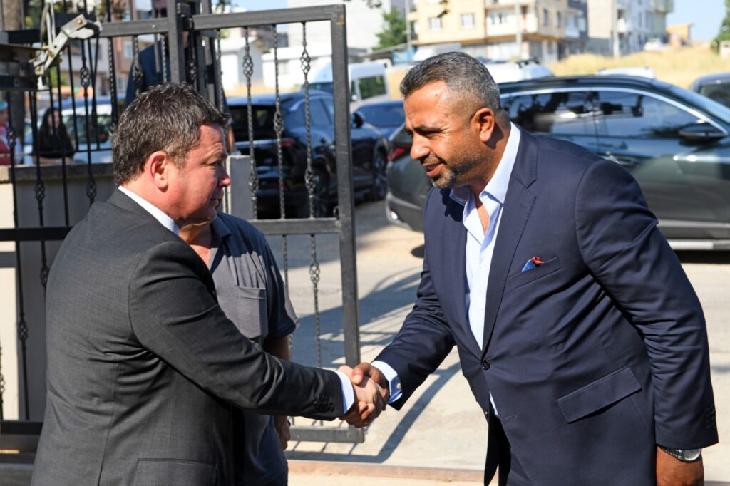 Başkan Erkan Aydın Güneştepe’de vatandaşla buluştu