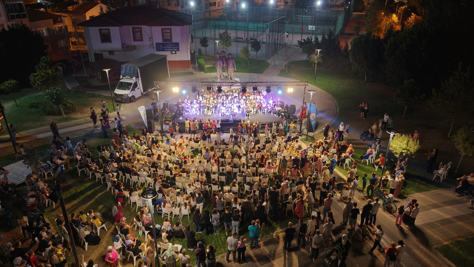 Gemlik’te Yaz Akşamları Renkleniyor