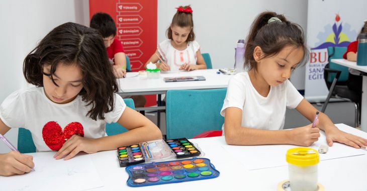 Sanat atölyeleri çocukların hayatlarına renk kattı