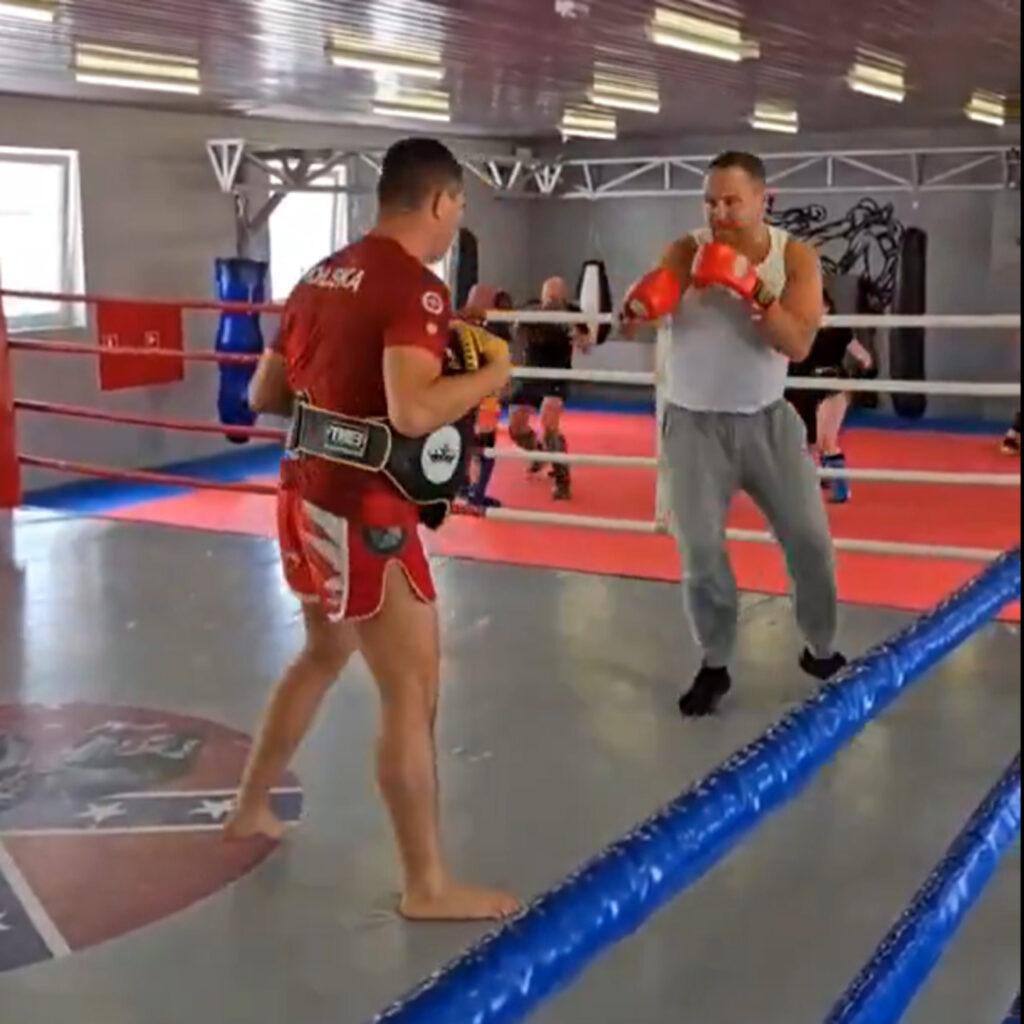 Amatör boksör yeni cumhurbaşkanı: Karol Nawrocki