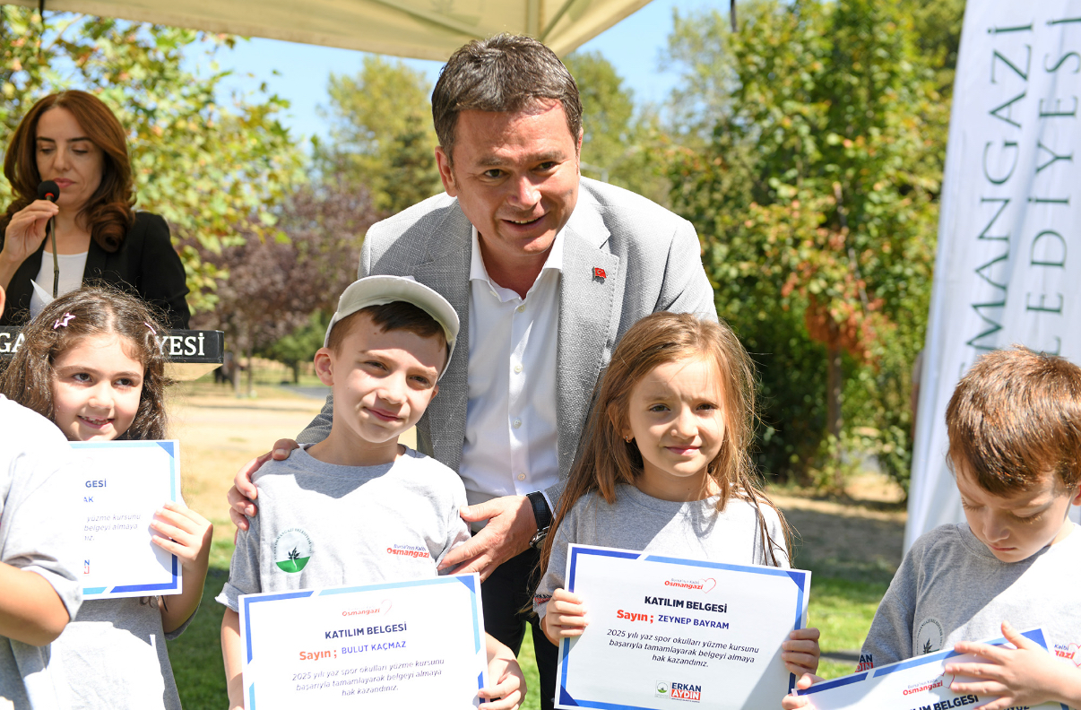 Osmangazi’de 8 bin 24 çocuk yüzme keyfi yaşadı