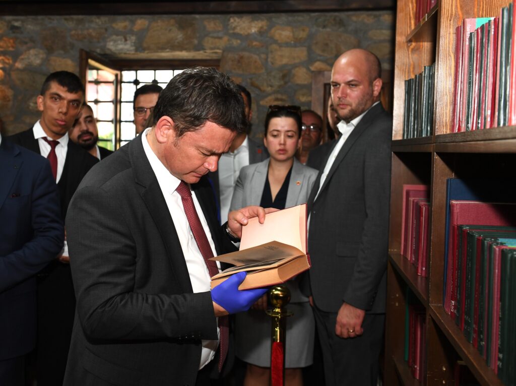 Zamansız Kitaplar Müzesi kapılarını açtı