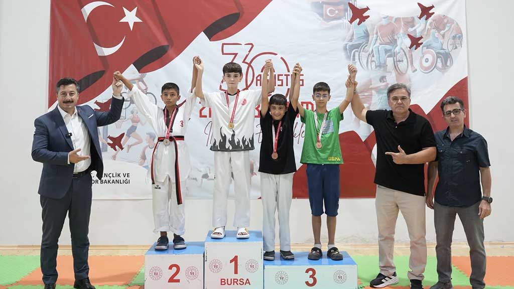 MİNİKLER TAEKWONDO ŞAMPİYONASI YENİŞEHİR’DE YAPILDI