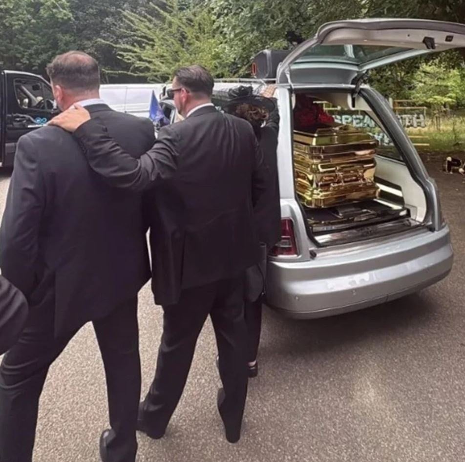 “Mezara mı götüreceksin” sözü gerçek oldu! Altın tabutla gömüldü