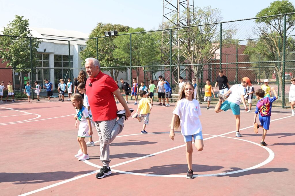 Nilüfer’de çocuklara spor sevgisi aşılanıyor