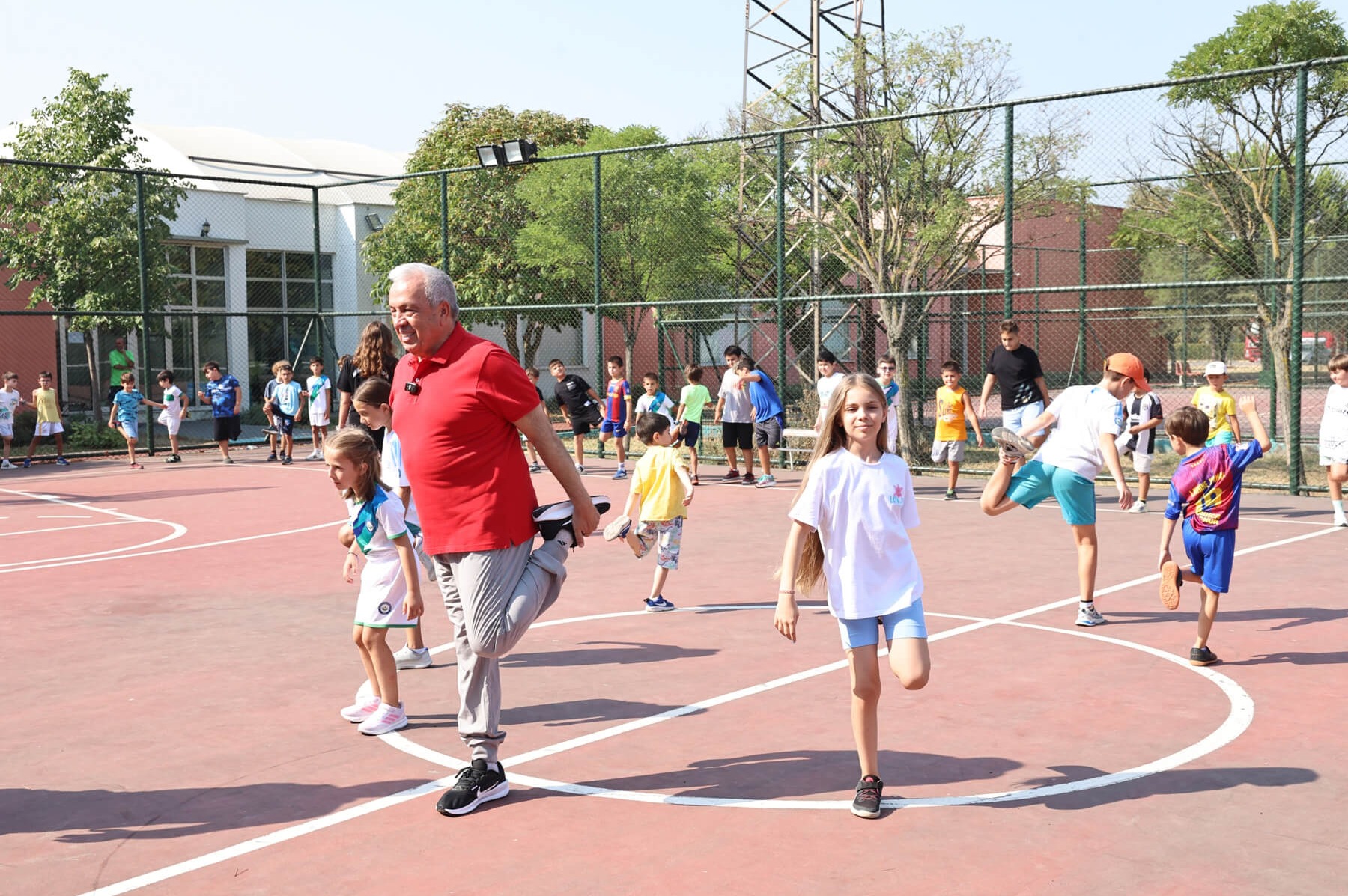 Nilüfer’de çocuklara spor sevgisi aşılanıyor