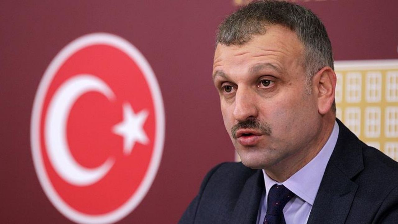 Oktay Saral’dan Bülent Tezcan’a ağır suçlamalar: Kuşadası aile çiftliğiniz mi oldu?