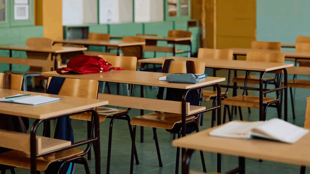 Ortaokul ve liseliler artık okula sokamayacak: Tamamen yasaklandı