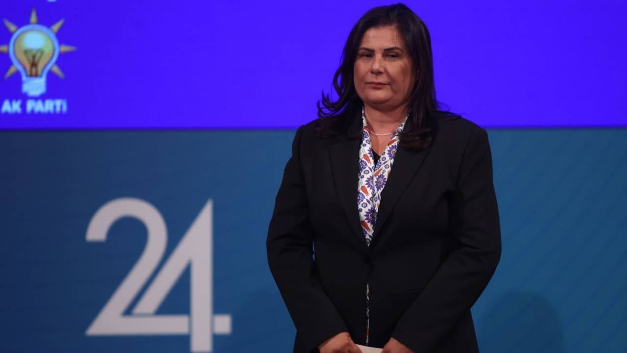 Özlem Çerçioğlu’ndan Özgür Özel’e sert yanıt: “Doğruyu söylemiyor, kapı gibi takipsizlik kararım var!”