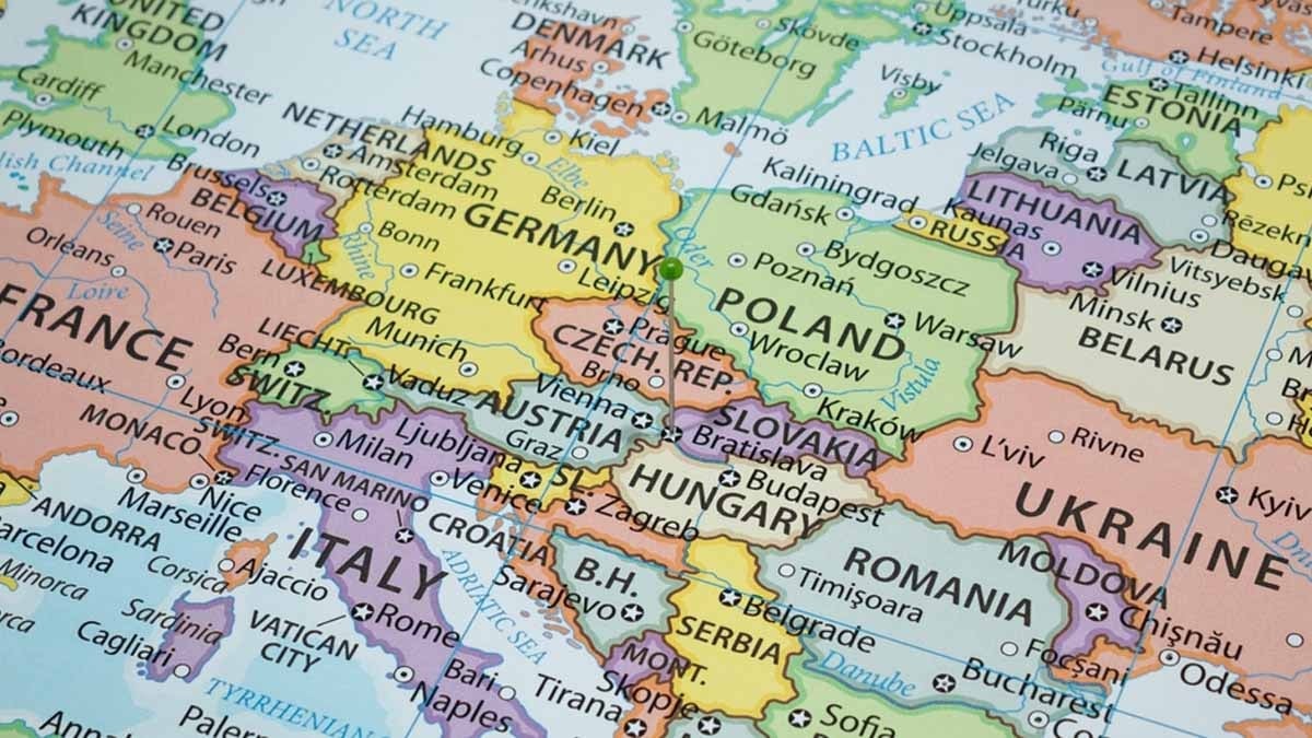 ‘Tarihsel hata’ deyip Dünya haritasına itiraz ettiler: Normalde tam 14 katı büyüklüğünde, neredeyse yarı yarıya küçük gözüküyor