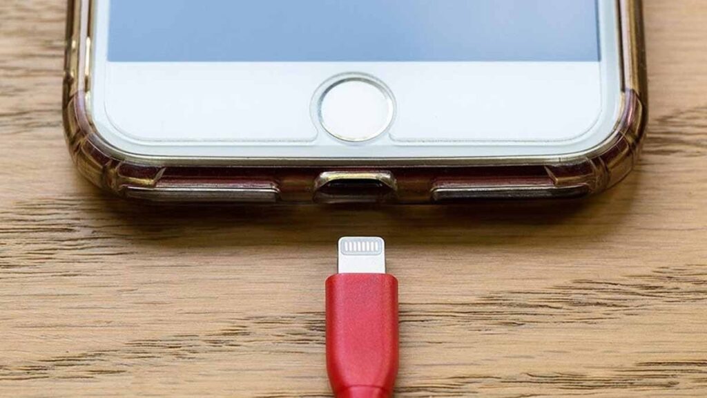 Telefon tamircilerinin sakladığı gizli ayar: Sadece 30 saniyede şarj ömrünü ikiye katlıyor, üstelik bedava