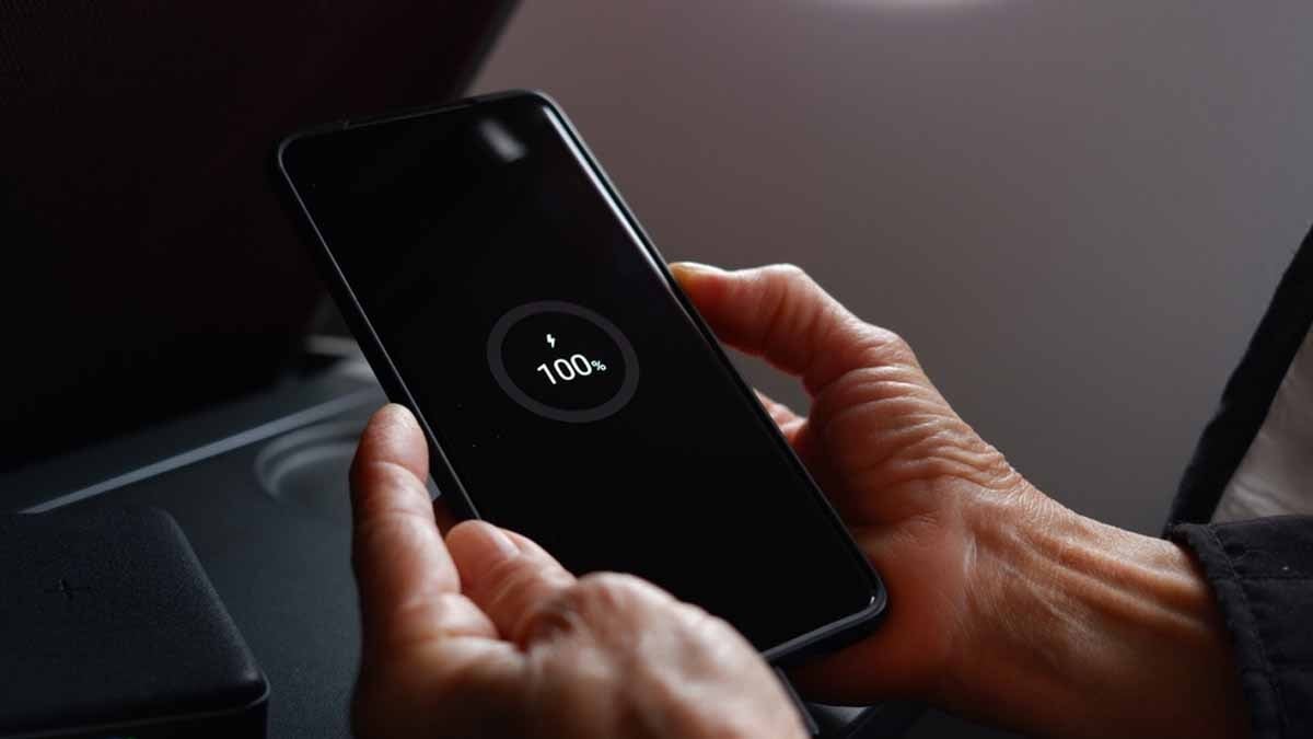 Telefonunuzu bu şekilde şarj etmek size pahalıya mal olabilir… İşte Türkiye’de dolaşan yeni dolandırıcılık yöntemi